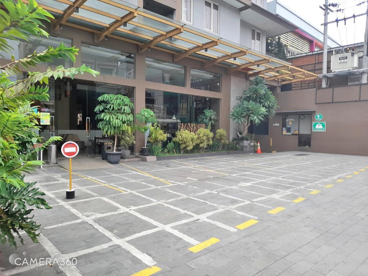 H Boutique Hotel Jogjakarta Джокьякарта Экстерьер фото